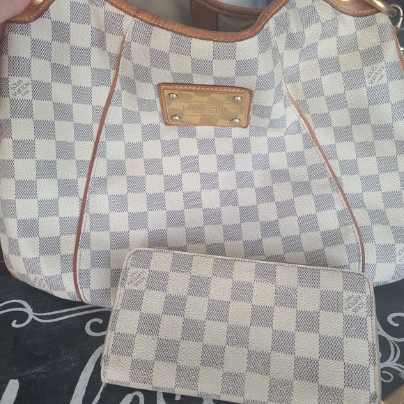 😍Gorgeous😍 Louis Vuitton Galliera PM Azur Wallet - Picture 1 of 11